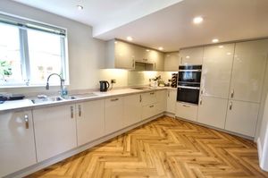 Kitchen- click for photo gallery